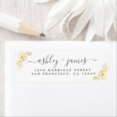 Étiquette Élégant Script Gold Floral Mariage Adresse de reto (En situation)
