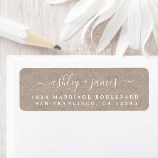 Étiquette Élégant Script Kraft Mariage papier Adresse de ret (En situation)