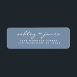 Étiquette Élégant Script Vintage Blue Mariage Adresse de ret<br><div class="desc">Un mariage chic, moderne et simple vous renvoie l'étiquette d'adresse avec vos noms en blanc élégant écriture manuscrite sur un arrière - plan bleu vintage. Ajoutez simplement vos noms et votre adresse. Conçu exclusivement pour vous par Happy Dolphin Studio. Si vous avez besoin d'aide ou de produits correspondants, veuillez nous...</div>