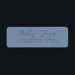 Étiquette Élégant Script Vintage Blue Mariage Adresse de ret<br><div class="desc">Un mariage chic, moderne et simple vous renvoie l'étiquette d'adresse avec vos noms en calligraphie manuscrite hors-noir élégant sur un arrière - plan bleu vintage. Ajoutez simplement vos noms et votre adresse. Conçu exclusivement pour vous par Happy Dolphin Studio. Si vous avez besoin d'aide ou de produits correspondants, veuillez nous...</div>