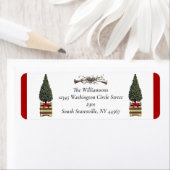 Étiquette Elegant Topiary Christmas Tree Hunt Horn Red Bow (En situation)