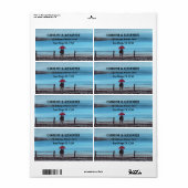 Étiquette Elegant Watercolor Red Umbrella Couple Wedding  (Feuille entière)