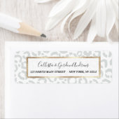 Étiquette Elegant White Gray Leopard Cheetah Animal Print (En situation)