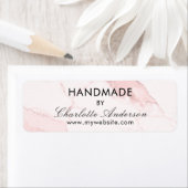 Étiquette Fabriqué à la main avec du marbre rose pâle (En situation)