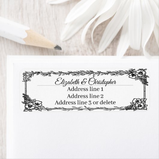 Étiquette Fancy Floral Frame Custom Name Return Address (En situation)