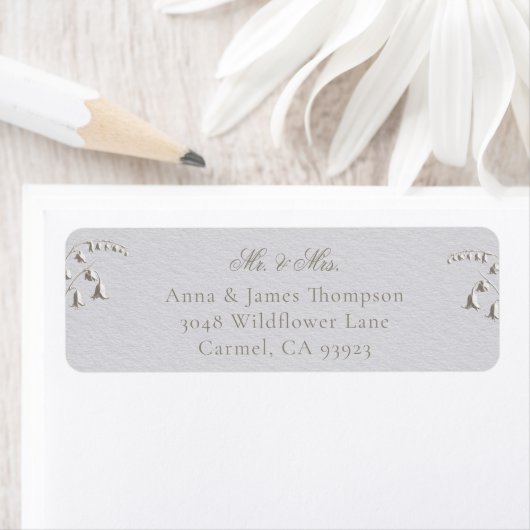 Étiquette Faux Embossed Lily Valley Return Address Label (En situation)
