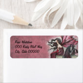 Étiquette Fée Ruby agitée et fantaisie artistique de dragon (En situation)