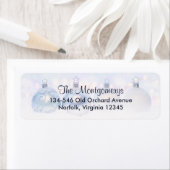 Étiquette Festif boules de Noël en argent sur la neige (En situation)