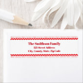 Étiquette Festive Red and White Merry Christmas Address (En situation)