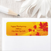 Étiquette Feuilles d'érable dans les couleurs d'automne étiq (En situation)