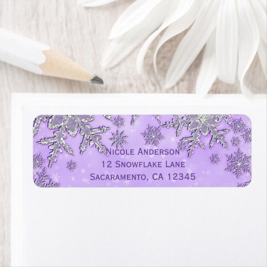 Étiquette Flammes de neige en argent violet Winter Wonderlan (En situation)