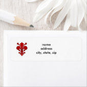 Étiquette Fleur de lis rouge foncé (En situation)