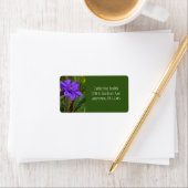 Étiquette Fleur de pétunia mexicaine / Violet bleu & vert / (En situation)