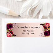 Étiquette fleurons roses en or bordeaux retour adresse étiqu (En situation)