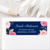 Étiquette Fleurs Botaniques Rose Classiques Bleu Marine (En situation)