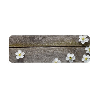 Étiquette Fleurs De Printemps Sur Table En Bois