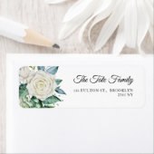 Étiquette Fleurs de rose blanche Eucalyptus Adresse de baptê (En situation)