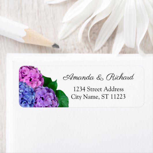 Étiquette Fleurs D'Hydrangée Bleues Et Roses (En situation)