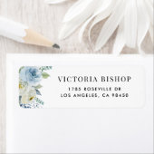 Étiquette Fleurs et feuillage à l'aquarelle bleue et blanche (En situation)