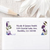 Étiquette Fleurs printanières délicates Mariage floral viole (En situation)