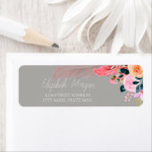 Étiquette Fleurs Romantiques Chic Plume (En situation)
