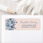 Étiquette Floral Dusty Blue Blush Mariage Retour (En situation)
