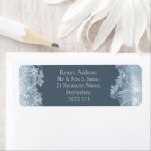Étiquette Frosted Blue Winter Wedding Custom (En situation)