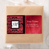 ÉTIQUETTE FUCHSIA BLACK RED SILK DAMASK, MONOGRAM CARRÉ (En situation)