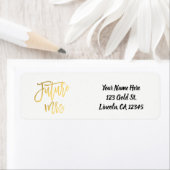 Étiquette Futur Mme Faux Gold Foil Script moderne chic (En situation)