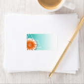 Étiquette Gerbera Daisy Scroll | orange aqua (En situation)