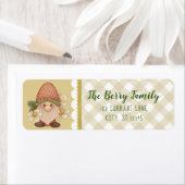 Étiquette Gnome mignonne aux fraises de bois (En situation)