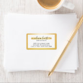Étiquette Gold Minimaliste Paint Swash Logo Styliste Adresse (En situation)