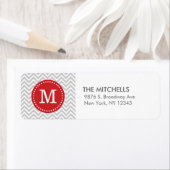 Étiquette Gray and Red Chevron Monogram Adresse de retour (En situation)