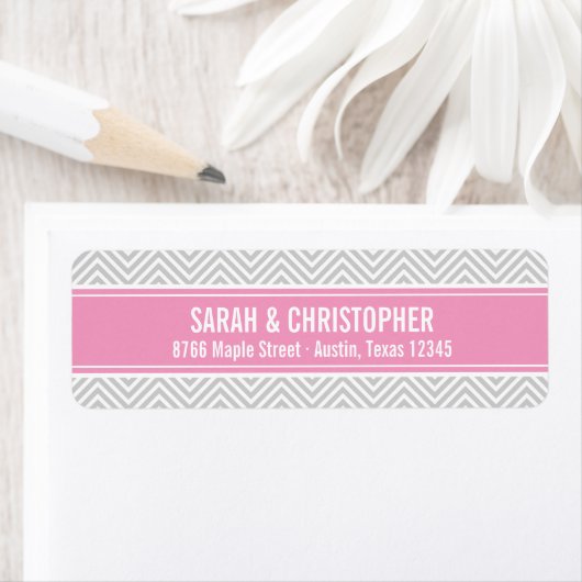 Étiquette Gris et Rose Moderne Chevron (En situation)