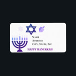 Étiquette Hanoukka Menorah et Dreidels<br><div class="desc">.Célébrez huit jours et huit nuits du Festival des lumières avec des cartes Hanoukka et des cadeaux. La fête des lumières est ici. Allumez la menorah, jouez avec le dreidel et festoyez sur les latkes et les sufganiyots. Célébrez l'esprit d'Hanoukka avec vos amis, votre famille et vos proches en leur...</div>