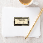 Étiquette Harlequin Black Cream Text Border Address Labels (En situation)