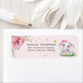 Étiquette Invitation de Baby shower Floral Rose Eléphant mig (En situation)