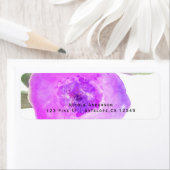 Étiquette Invitation de la fête des fleurs rose violet (En situation)