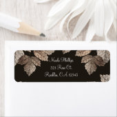 Étiquette Invitation rustique aux feuilles brun foncé et bro (En situation)