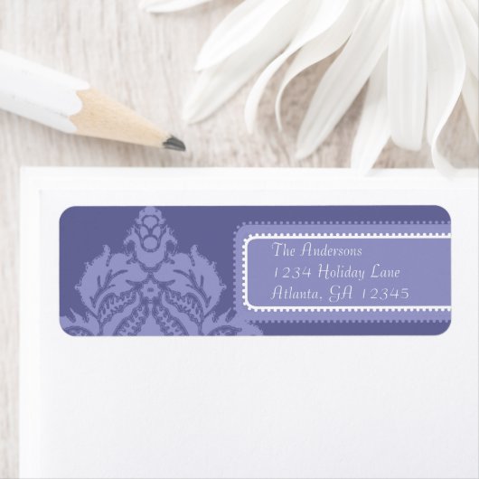 Étiquette Ivory Damask Lilac Eggplant (En situation)