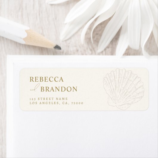 Étiquette Ivory & Gold Hand Drawn Seashell Wedding Address (En situation)
