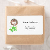 Étiquette Jeune Hérisson et Fleurs de fraises sauvages (En situation)