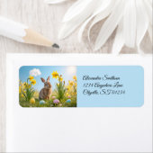 Étiquette Joli lapin de Pâques et jonquilles (En situation)