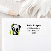 Étiquette Joli ours de panda noir et blanc dans une bosquet (En situation)