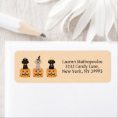 Étiquette Joyeux Citrouille de chiens de trieuse d'Halloween (En situation)