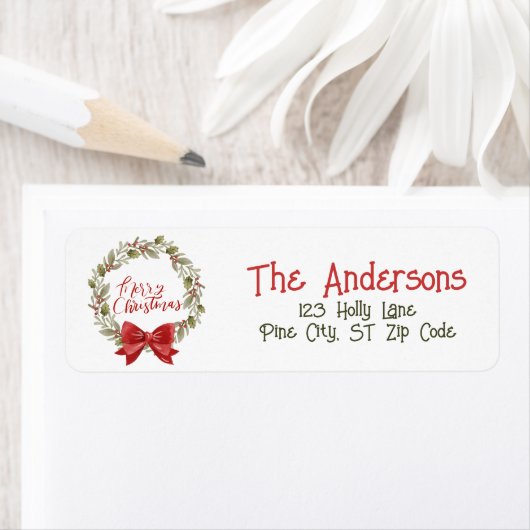 Étiquette Joyeux Noël Green Botanical Red Holly Wreath (En situation)