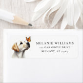 Étiquette Labrador avec un papillon monarque Adresse de reto (En situation)