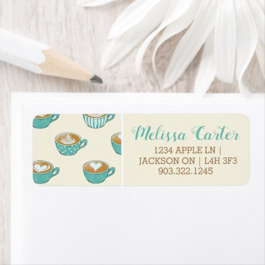 Étiquette Latte Art dans de mignons cafés bleus (En situation)