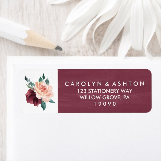 Étiquette Lettres de fleurs | Mariage d'aquarelle Maroon (En situation)