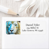 Étiquette Lion blanc et or majestueux (En situation)